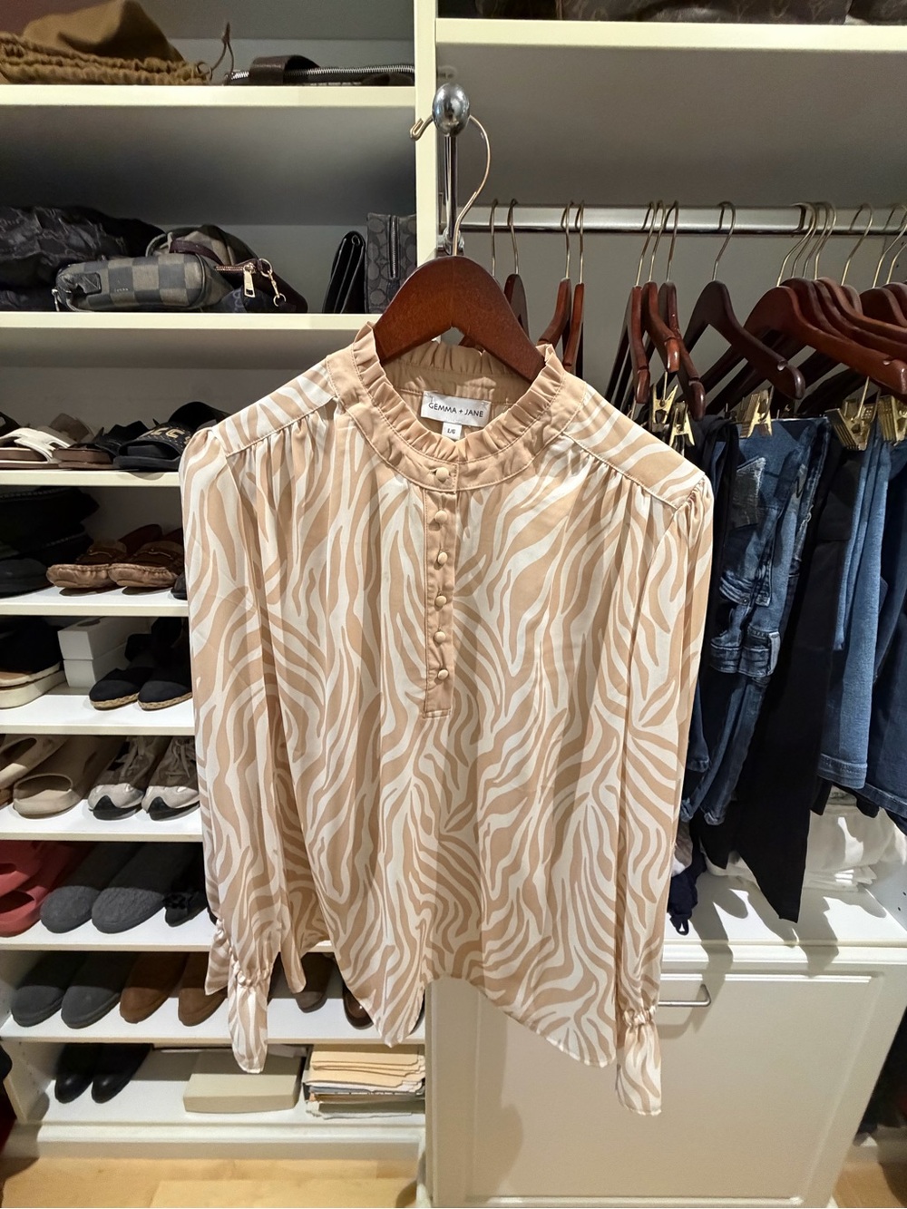 Women’s Gemma + Jane Zebra-Print Ruffle Collar Blouse - Cream/Tan, Size: L/G